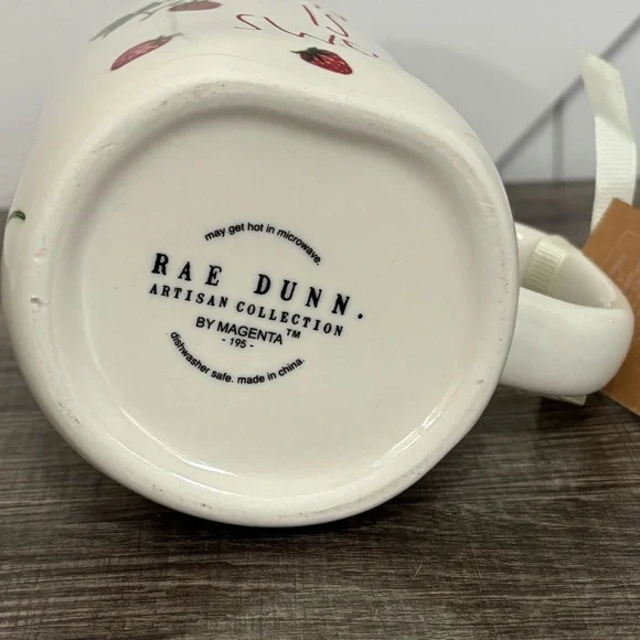 NWT Rae Dunn Love is Sweet 🍓 Mug - Picture 5 of 6